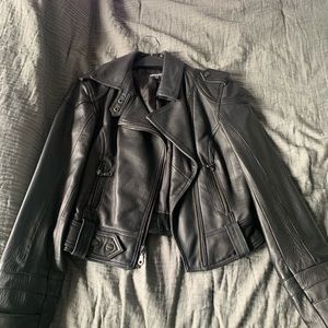 Genuine fitted leather jacket